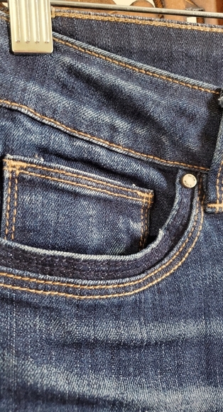 WHBM Slim Crop Skinny Jeans - Picture 3 of 6